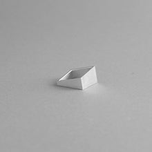Load image into Gallery viewer, Detail of the aluminum square ring