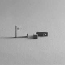 Load image into Gallery viewer, Detail of Grey Square Earrings