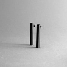Load image into Gallery viewer, Detail of the Black Column Earrings