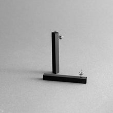 Load image into Gallery viewer, Detail of the Black Column Earrings