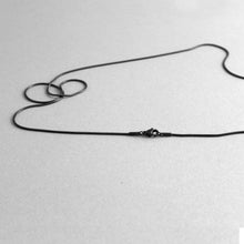 Load image into Gallery viewer, Detail of VOLUMI necklaces' chain