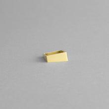 Load image into Gallery viewer, Detail of the Brass square ring
