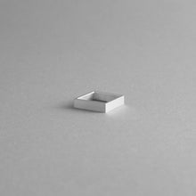 Load image into Gallery viewer, Detail of the Aluminium square ring