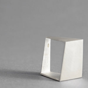Silver 925 square square ring detail