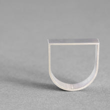 Laden Sie das Bild in den Galerie-Viewer, ARK sterling silver ring featuring a sculptural architectural arch-inspired design.