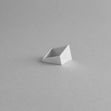 Load image into Gallery viewer, Detail of the aluminium square ring