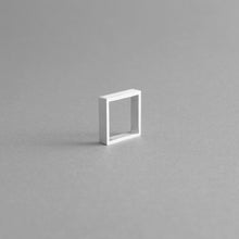 Load image into Gallery viewer, Detail of the aluminium square ring model 03