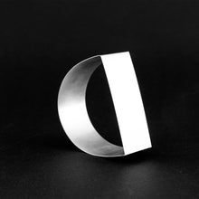 Load image into Gallery viewer, Detail of MOON bracelet in silver 925